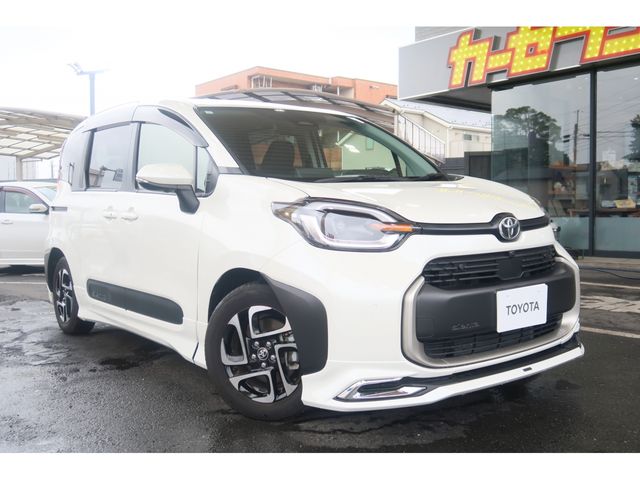 TOYOTA SIENTA HYBRID 2023