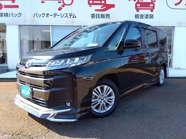 TOYOTA NOAH 2022