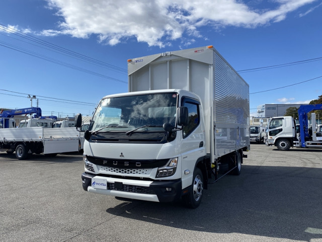 Mitsubishi CANTER 2024