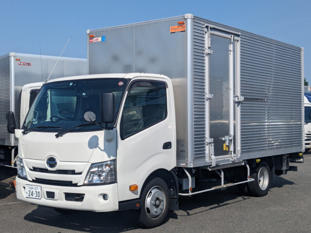 Hino DUTRO 2022