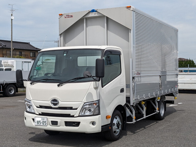 Hino DUTRO 2023