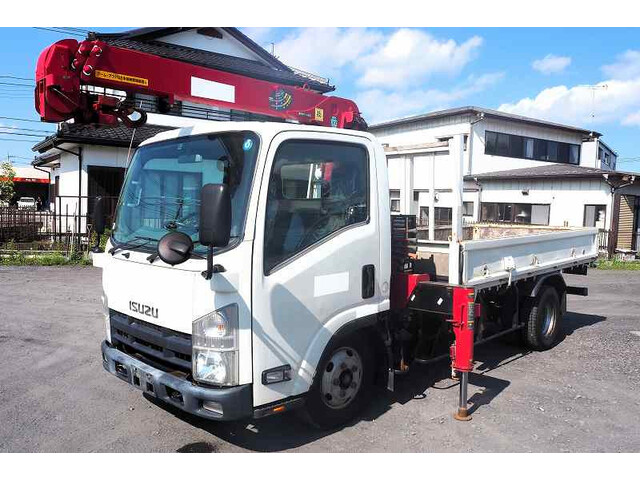 Isuzu ELF 2013