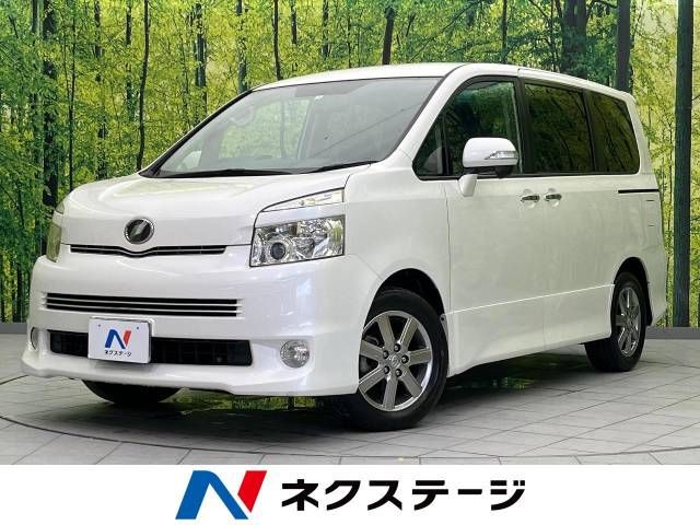 TOYOTA VOXY 2010