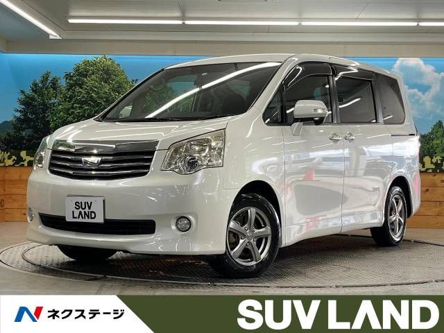 TOYOTA NOAH 2012