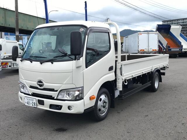 Hino DUTRO 2023