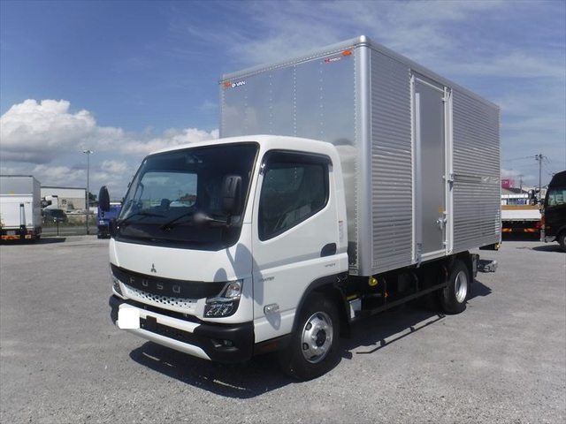 Mitsubishi CANTER 2024