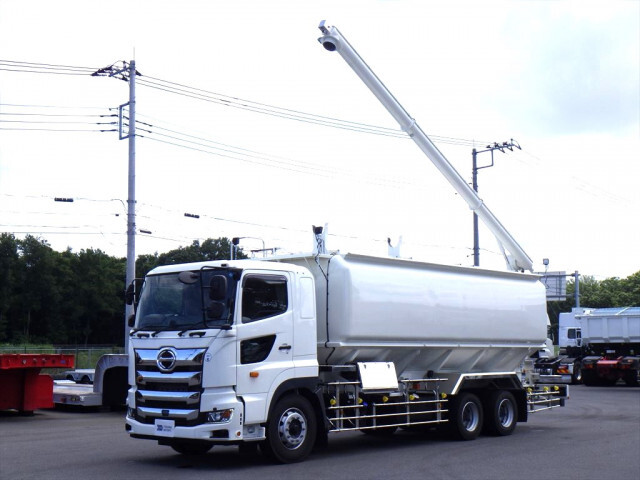 Hino PROFIA 2023