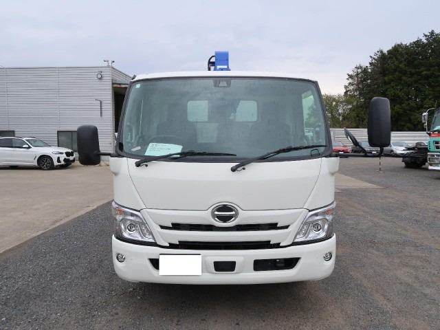 Hino DUTRO 2023