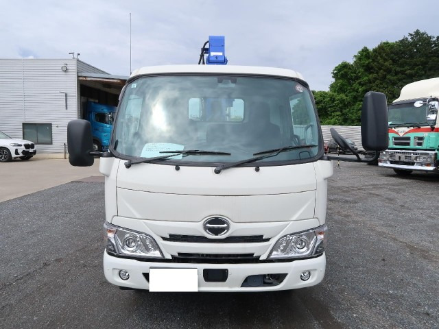 Hino DUTRO 2023