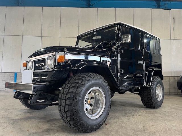 TOYOTA LANDCRUISER van 1983