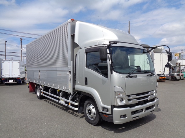 Isuzu FORWARD 2021