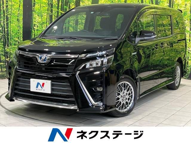 TOYOTA VOXY HYBRID 2017