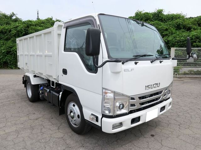 Isuzu ELF 2022