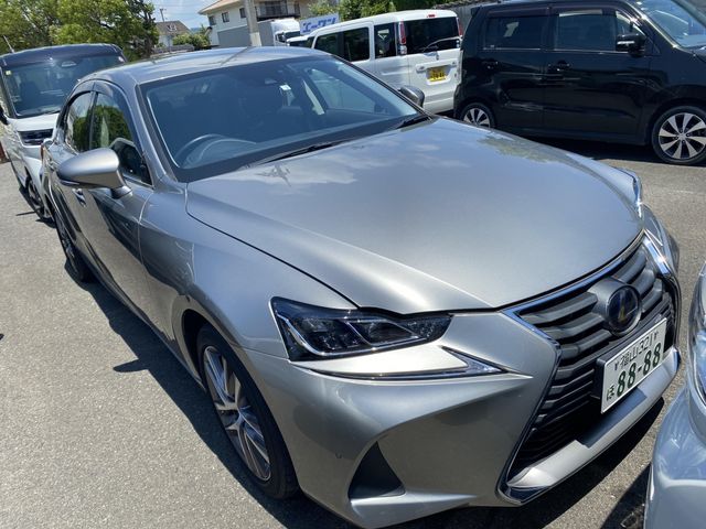 TOYOTA LEXUS IS300h 2018