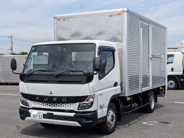 Mitsubishi CANTER 2024