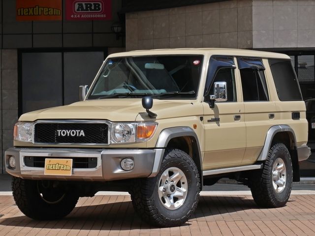 TOYOTA LANDCRUISER van 2015