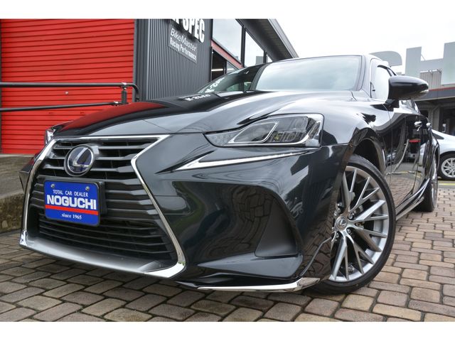 TOYOTA LEXUS IS300h 2020