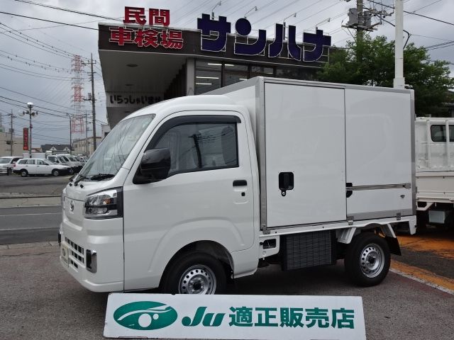 DAIHATSU HIJET truck 2024