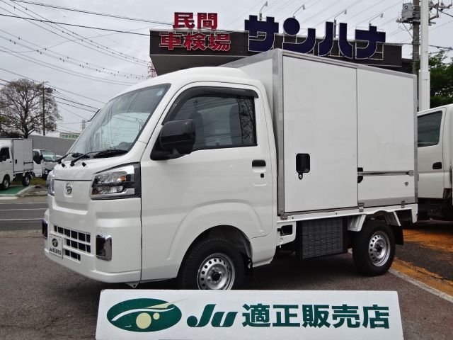 DAIHATSU HIJET truck 2024