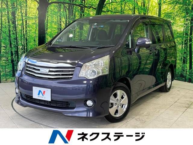 TOYOTA NOAH 2011