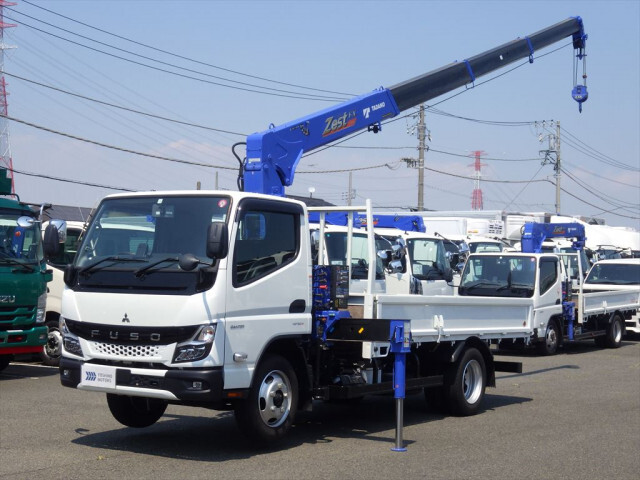 Mitsubishi CANTER 2023