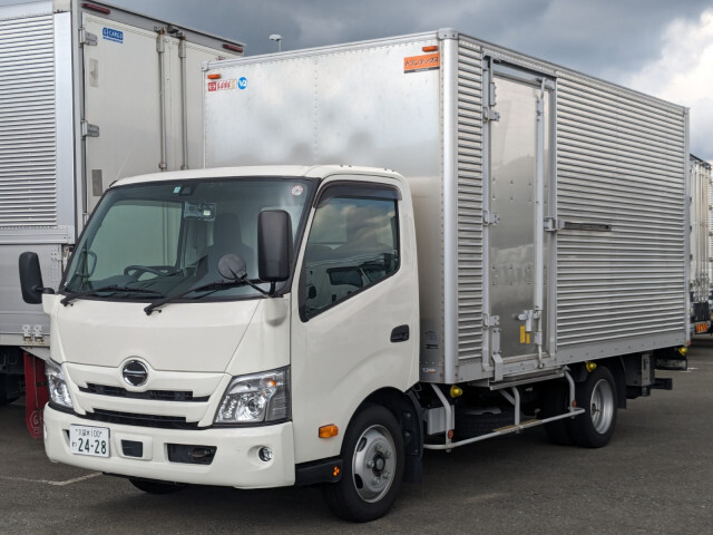 Hino DUTRO 2022