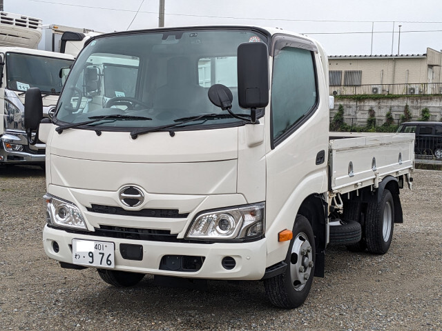 Hino DUTRO 2022