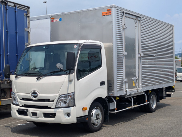 Hino DUTRO 2022