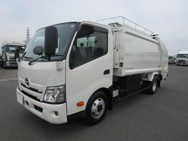 Hino DUTRO 2023