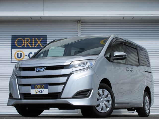 TOYOTA NOAH 4WD 2018