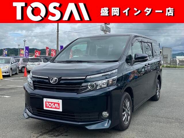 TOYOTA VOXY 4WD 2015