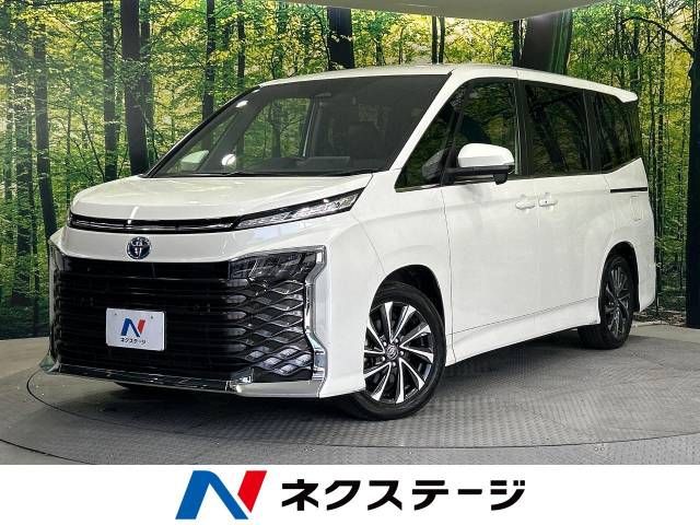 TOYOTA VOXY HYBRID 2022