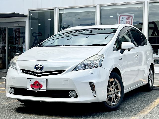 TOYOTA PRIUS ALPHA 2014