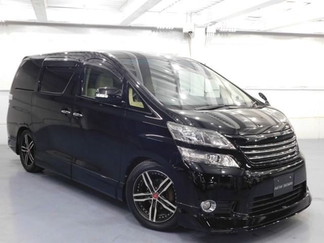 TOYOTA VELLFIRE 2013