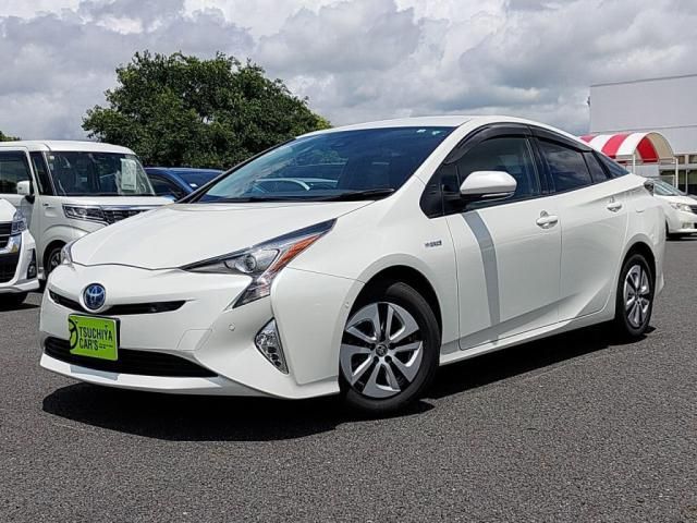 TOYOTA PRIUS 2016