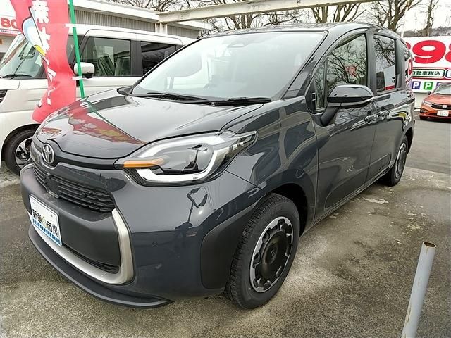 TOYOTA SIENTA HYBRID 2022