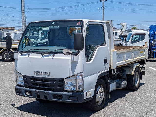 Isuzu ELF 2016