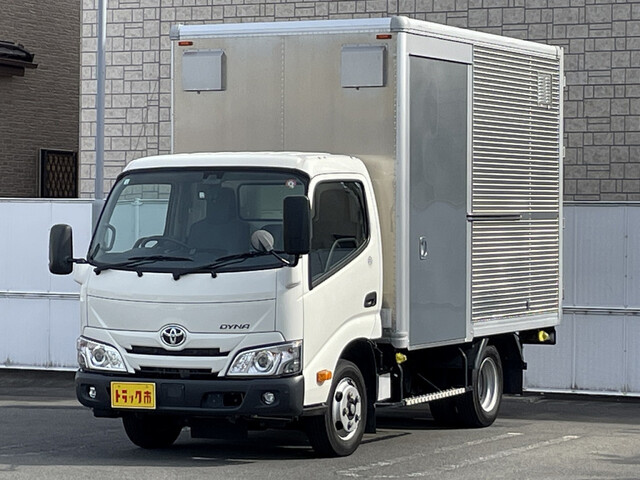 Toyota DYNA 2022