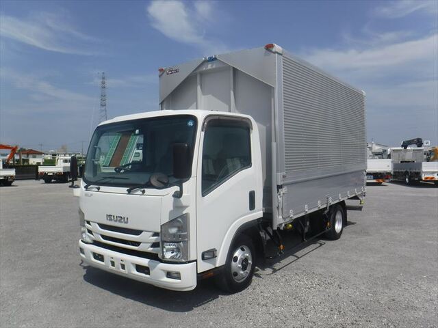 Isuzu ELF 2017