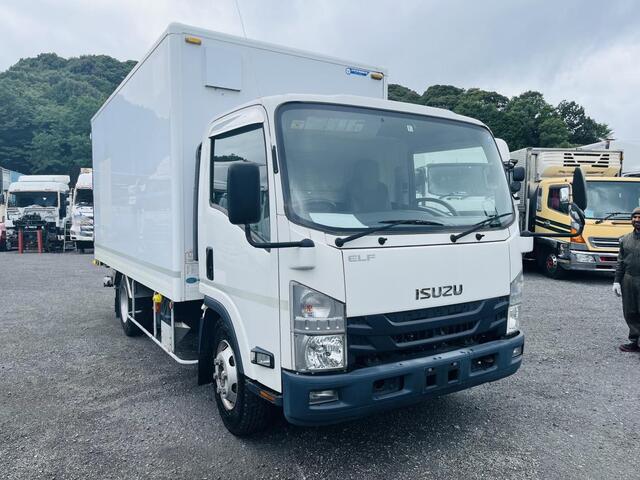 Isuzu ELF 2017