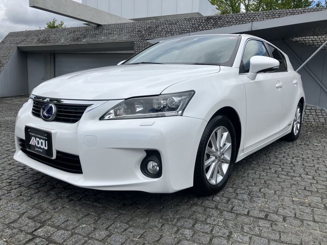 TOYOTA LEXUS CT200h 2011