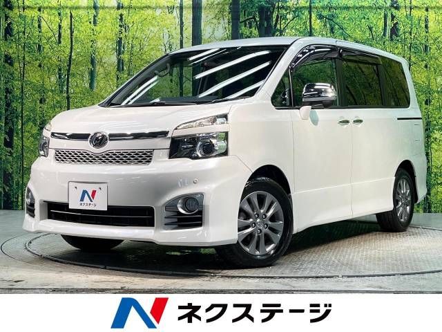 TOYOTA VOXY 2011