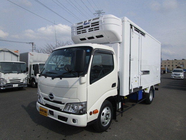 Hino DUTRO 2023