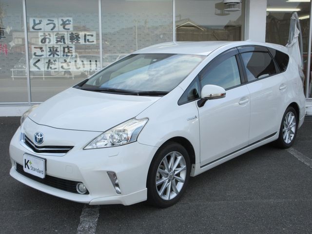 TOYOTA PRIUS ALPHA 2014