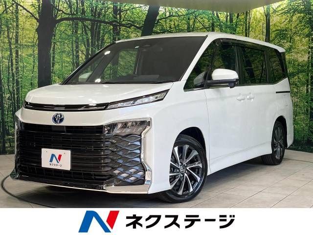 TOYOTA VOXY HYBRID 2022