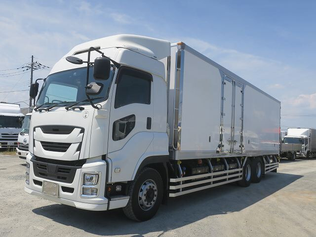 Isuzu GIGA 2019