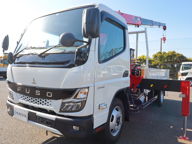 Mitsubishi CANTER 2023