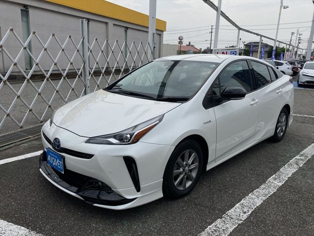 TOYOTA PRIUS 2019