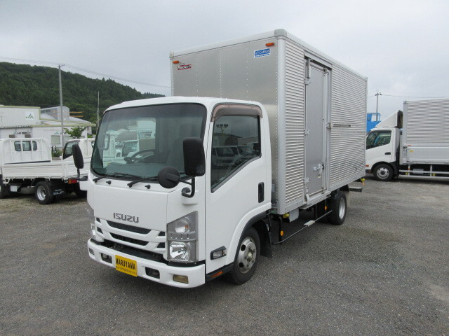 Isuzu ELF 2016