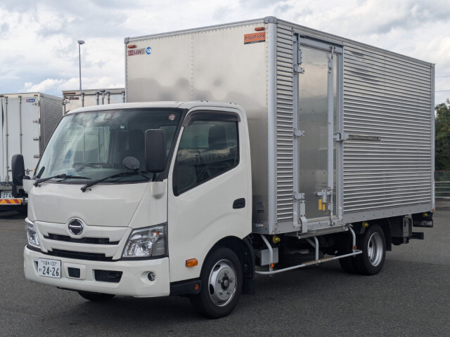 Hino DUTRO 2022